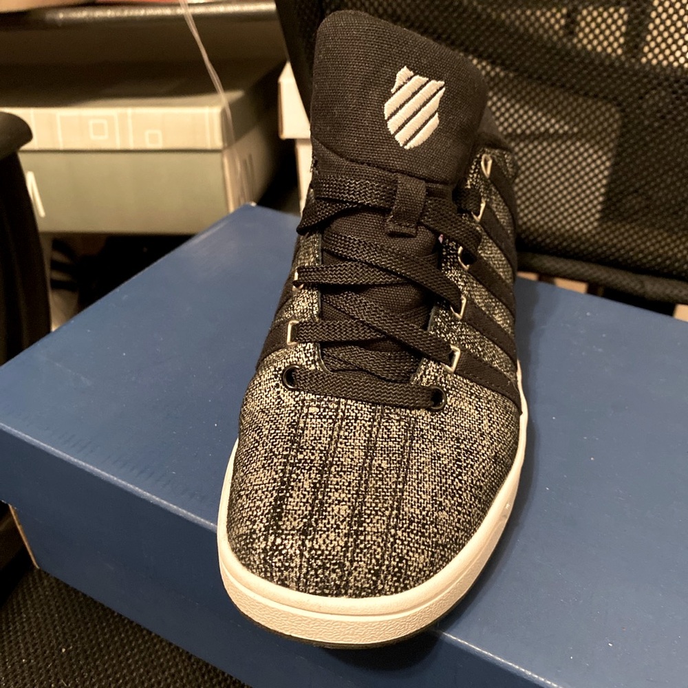Memory Foam k-Swiss tennis shoes